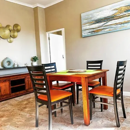 Large 74M2 Aprtm - Cozy Central Cpt - 200 Mbps Internet Cape Town Exterior photo