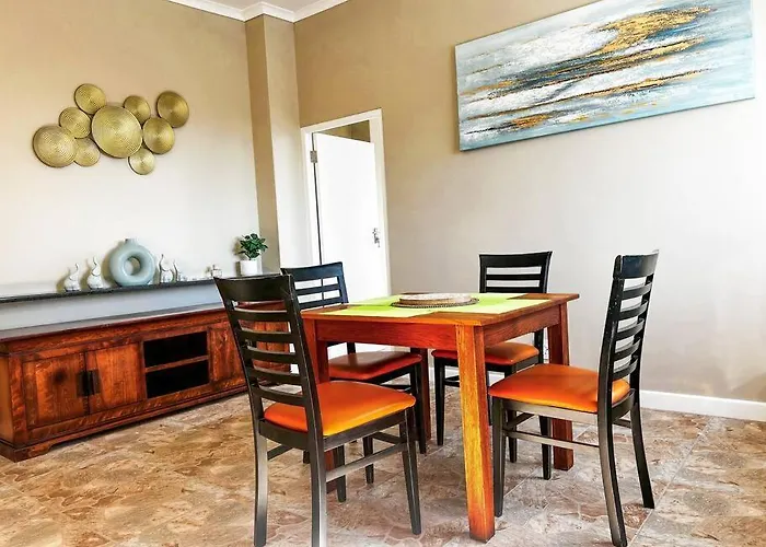 Large 74M2 Aprtm - Cozy Central Cpt - 200 Mbps Internet