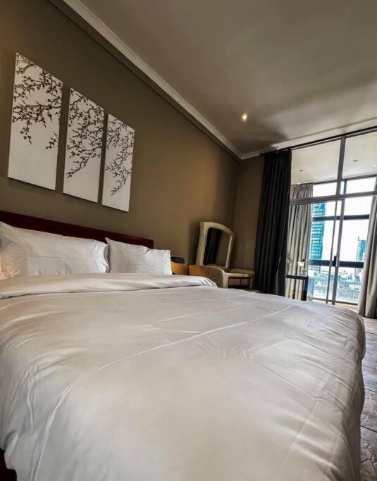 Large 74m2 Aprtm - Cozy Cpt - 200 Mbps Internet Kaapstad