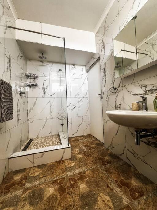 Appartement Large 74m2 Aprtm - Cozy Cpt - 200 Mbps Internet Kaapstad