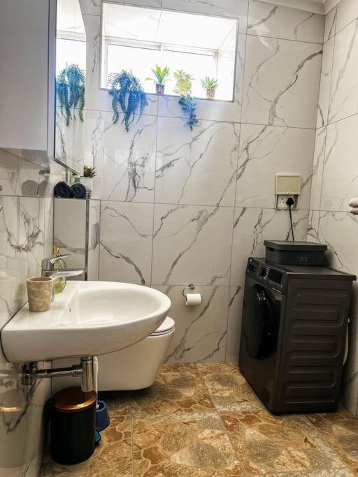 Appartement Large 74m2 Aprtm - Cozy Cpt - 200 Mbps Internet Kaapstad