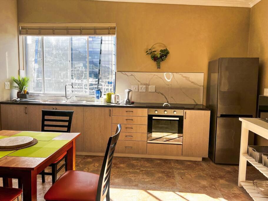 Appartement Large 74m2 Aprtm - Cozy Cpt - 200 Mbps Internet Kaapstad